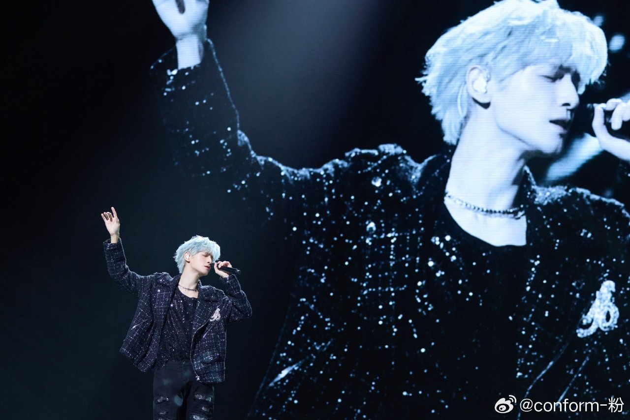 罗云熙南京演唱会秒罄 熙界无限剧场南京站开票瞬间全线售空，八万预约粉丝争抢一万六