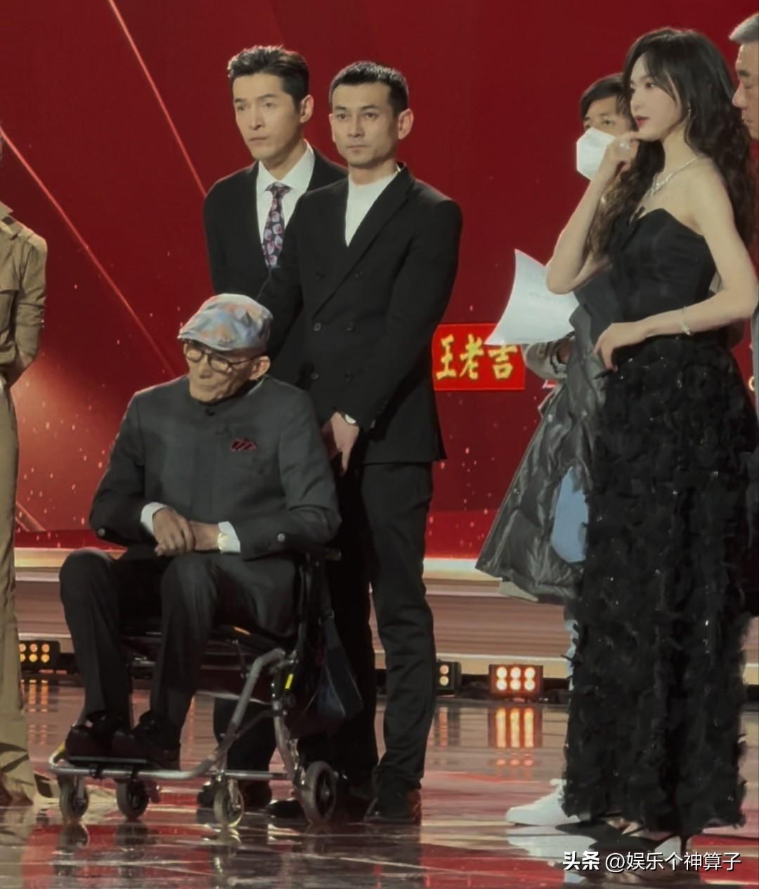 女儿透露游本昌最后时刻，月底在八宝山举行送别仪式！
女儿游思涵透露老爷子安详离世