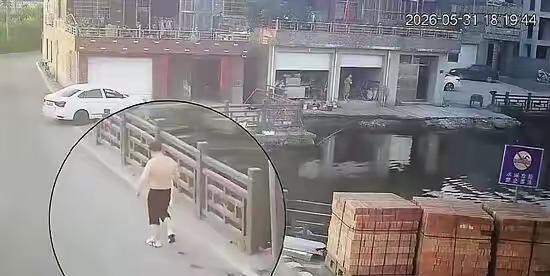 [来看我]近日杭州萧山发生了一件格外暖心的真事！57岁网约车司机李辉危急时刻跳水