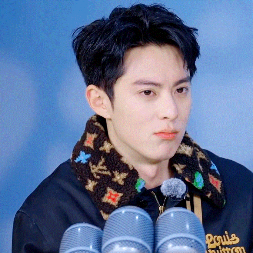 #王鹤棣否认腰不好#这个问题该问谁啊🥺 ​​​