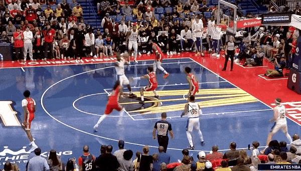 妙传！艾顿这手小策应真不错！
在今天NBA季中锦标赛湖人对阵鹈鹕的第一节比赛中，