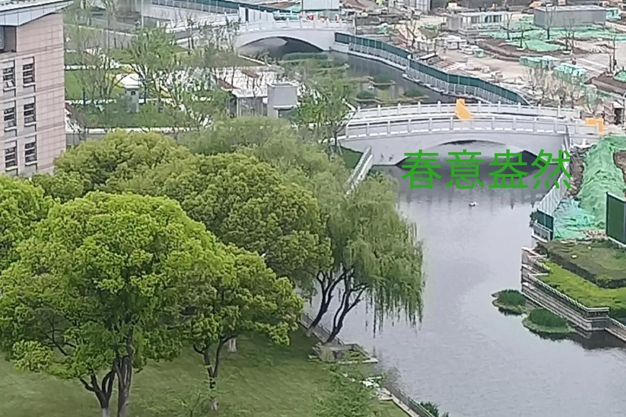 #上联，春风栽绿柳，诚邀下联#我对“烟雨润万物”阁下又当如何对待？  春风细雨本
