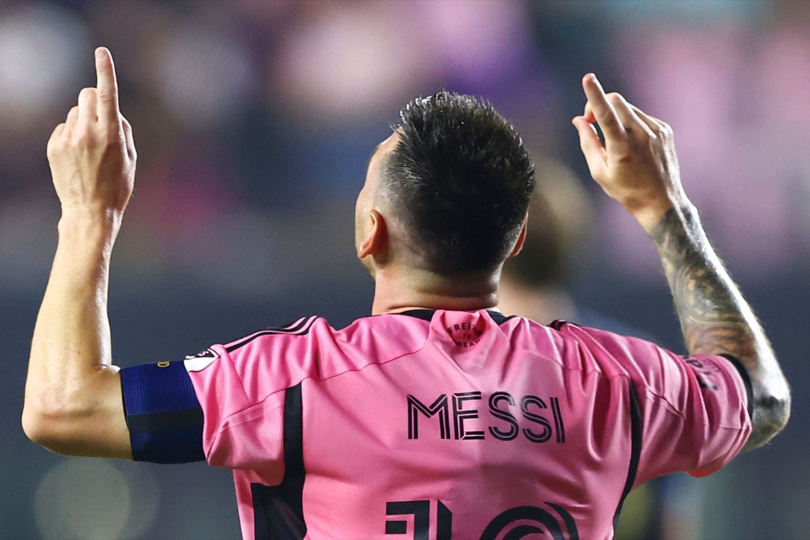 【这就是球王效应🐐🔥】🚨For Soccer发布的报告显示，美国人对足球的