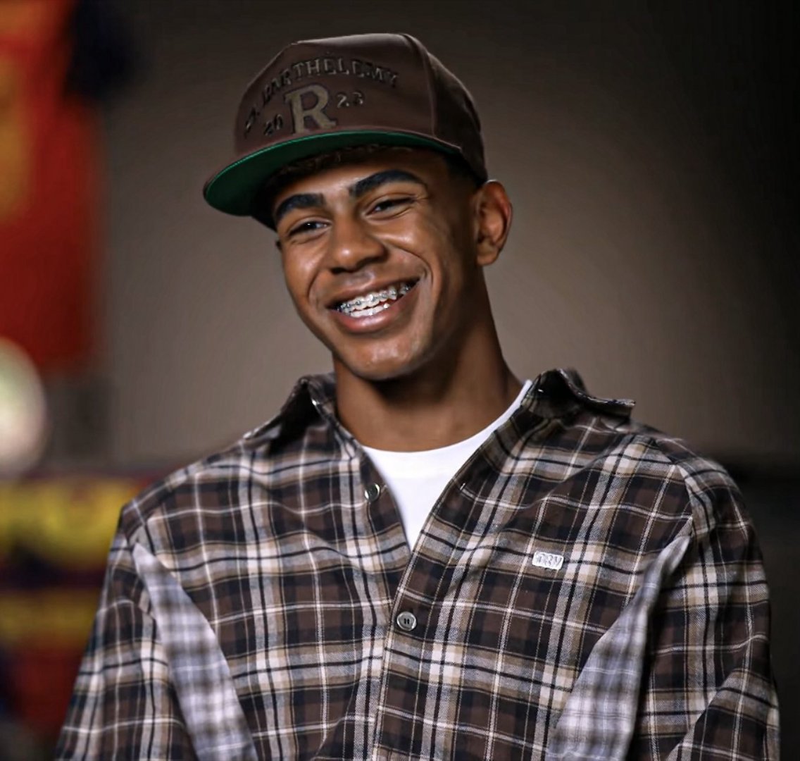 亚马尔：如果我是一名边后卫，我肯定不喜欢被对方球员不断盘带过掉。 我会告诉他： 