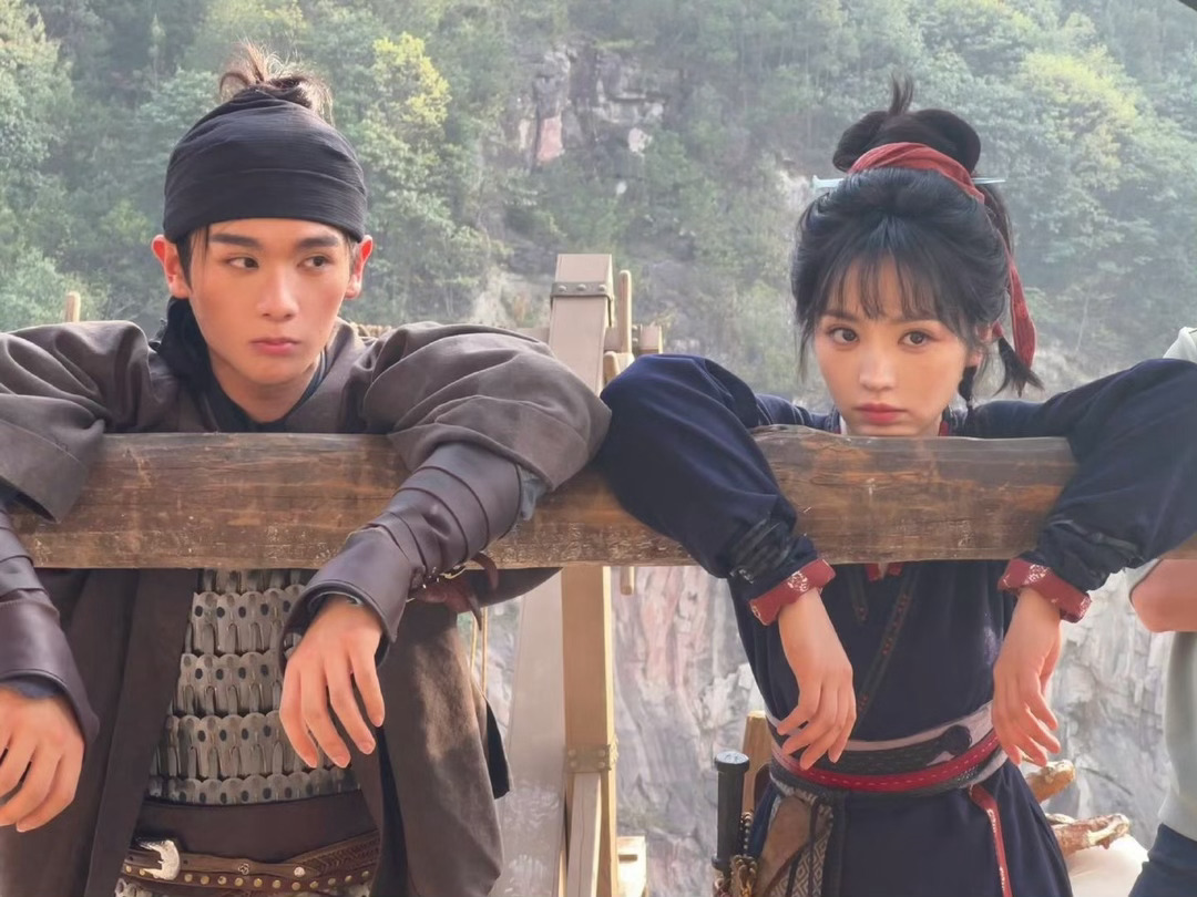 高卿尘夸田曦薇姐姐人真的太好了高卿尘谈和田曦薇合作又是被田曦薇圈粉的一天！高卿尘