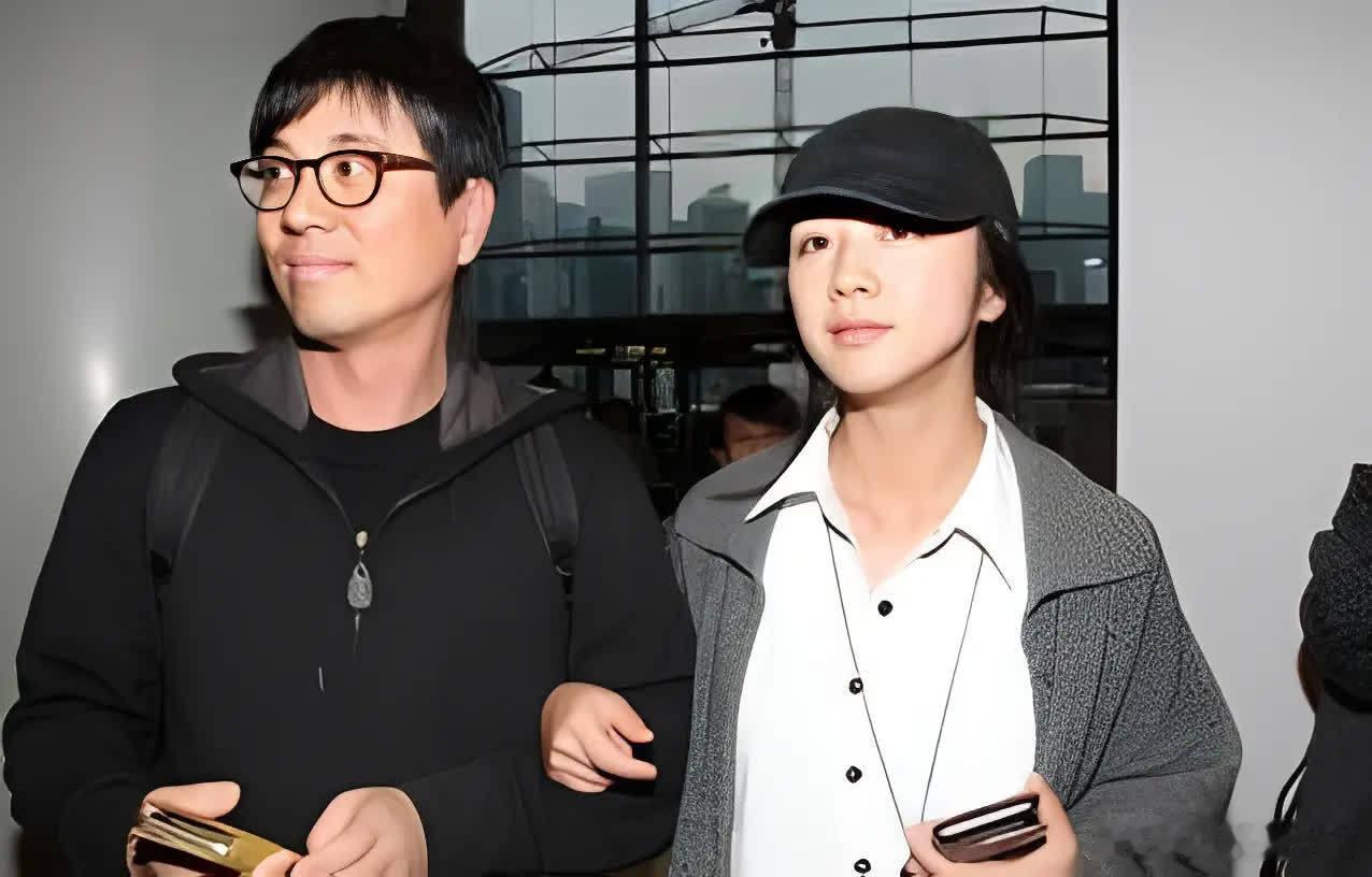 2006年7月12日，导演李安来到上海一家商务酒店的二楼，不久后，上海女星周笑莉