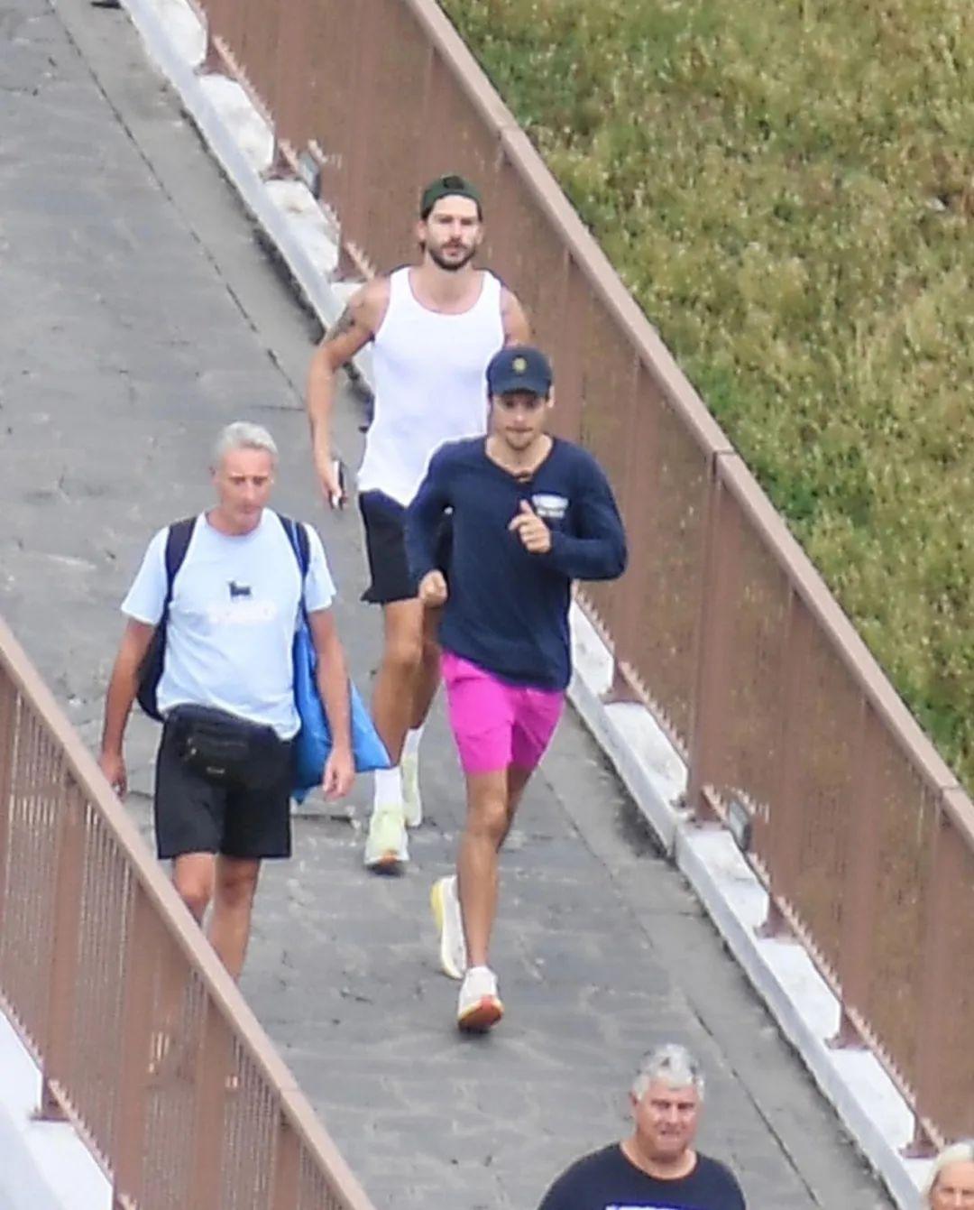 Harry Styles（哈里·斯泰尔斯）和他的私人教练 Brad Gould（