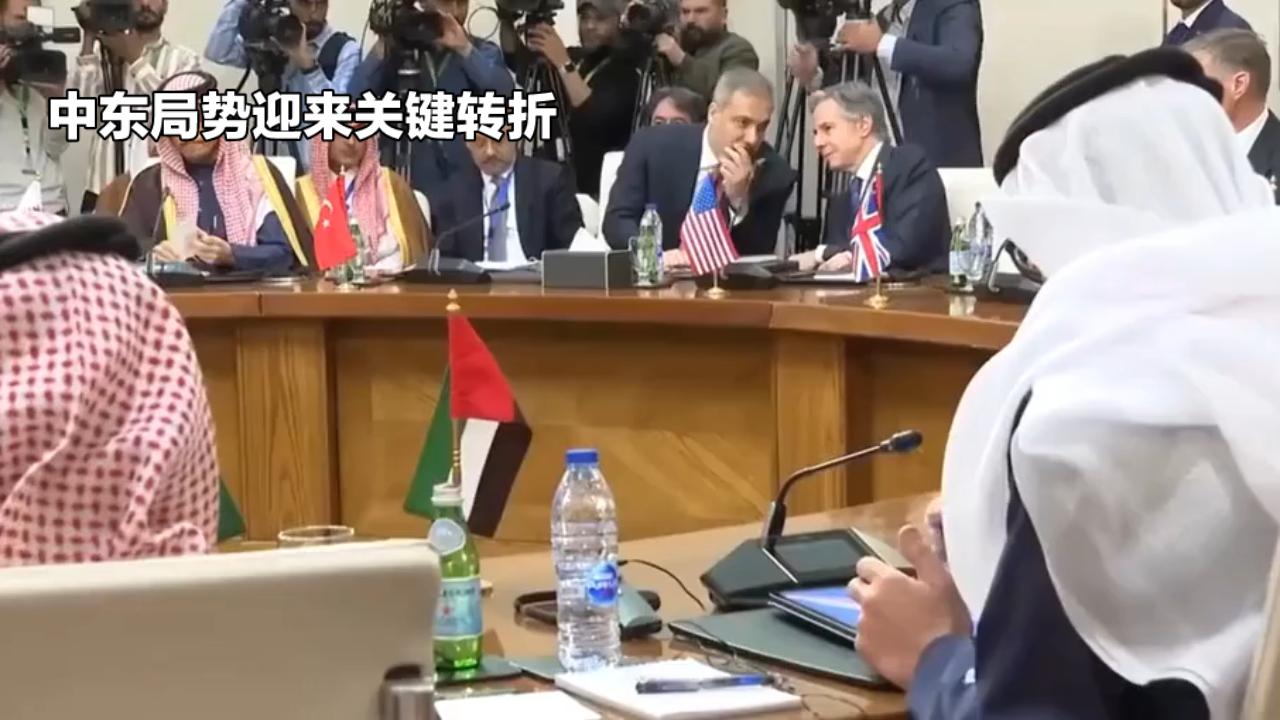 在国际舞台上，伊朗一直强硬示人，其强硬态度能否换来和平，值得深思。
伊朗的强硬实