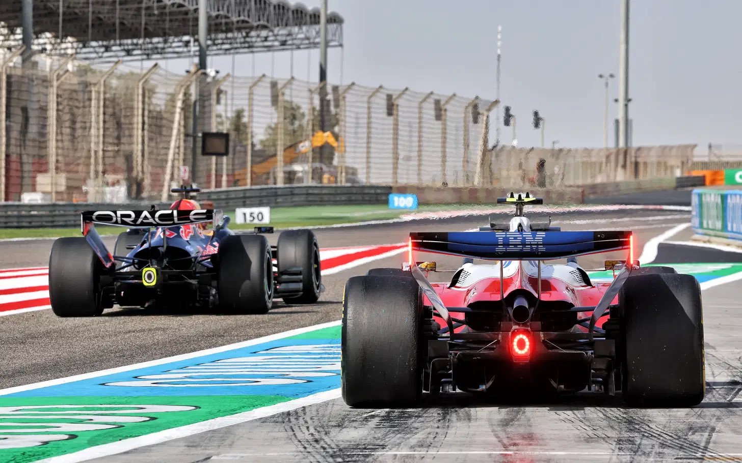 FIA国际汽联在2026年第二次F1委员会会议上，对2027年的F1技术与运动规