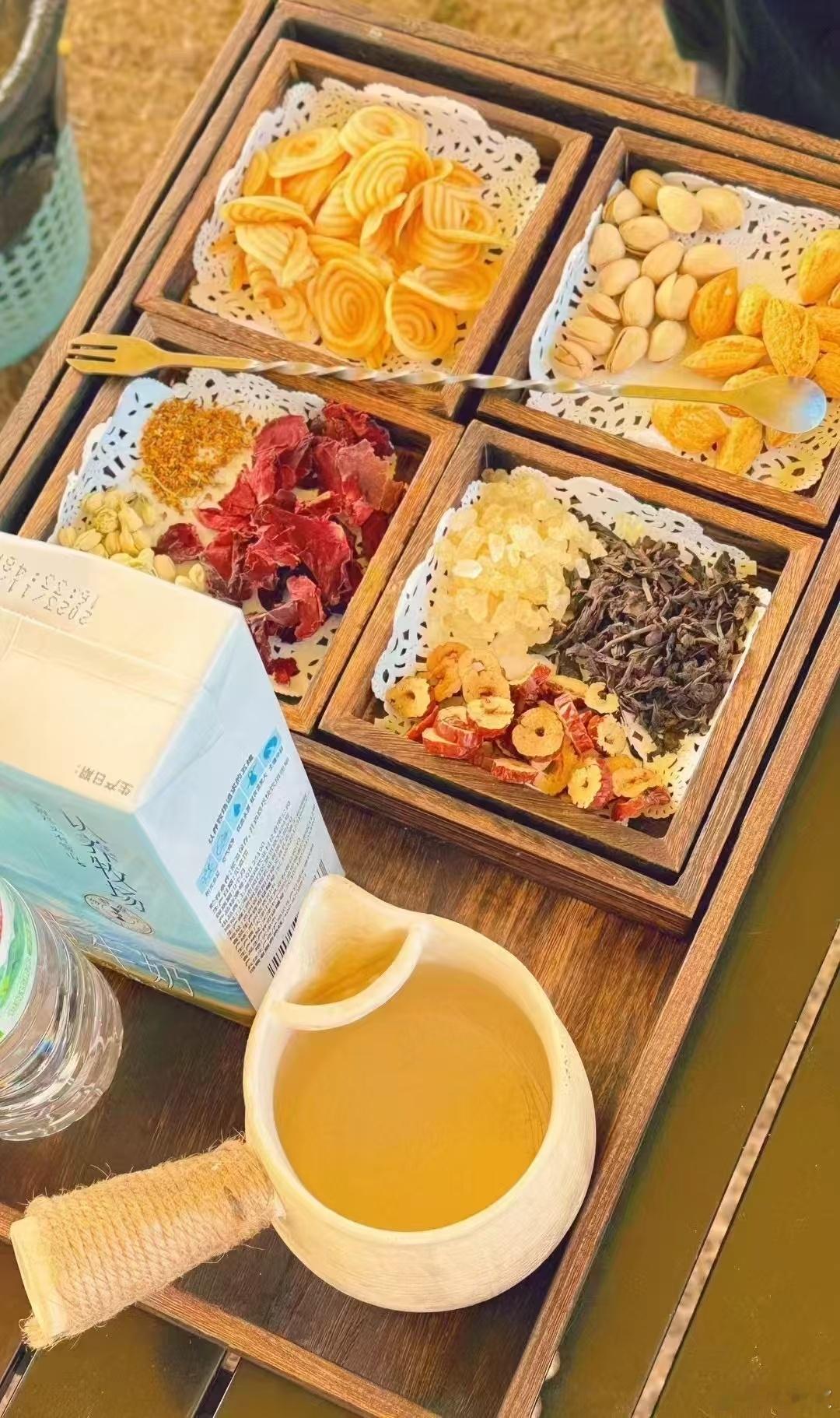 永远不要跟别人解释自己，懂你的人不言而喻，不懂你的人百口莫辩。做事无需人人理解，