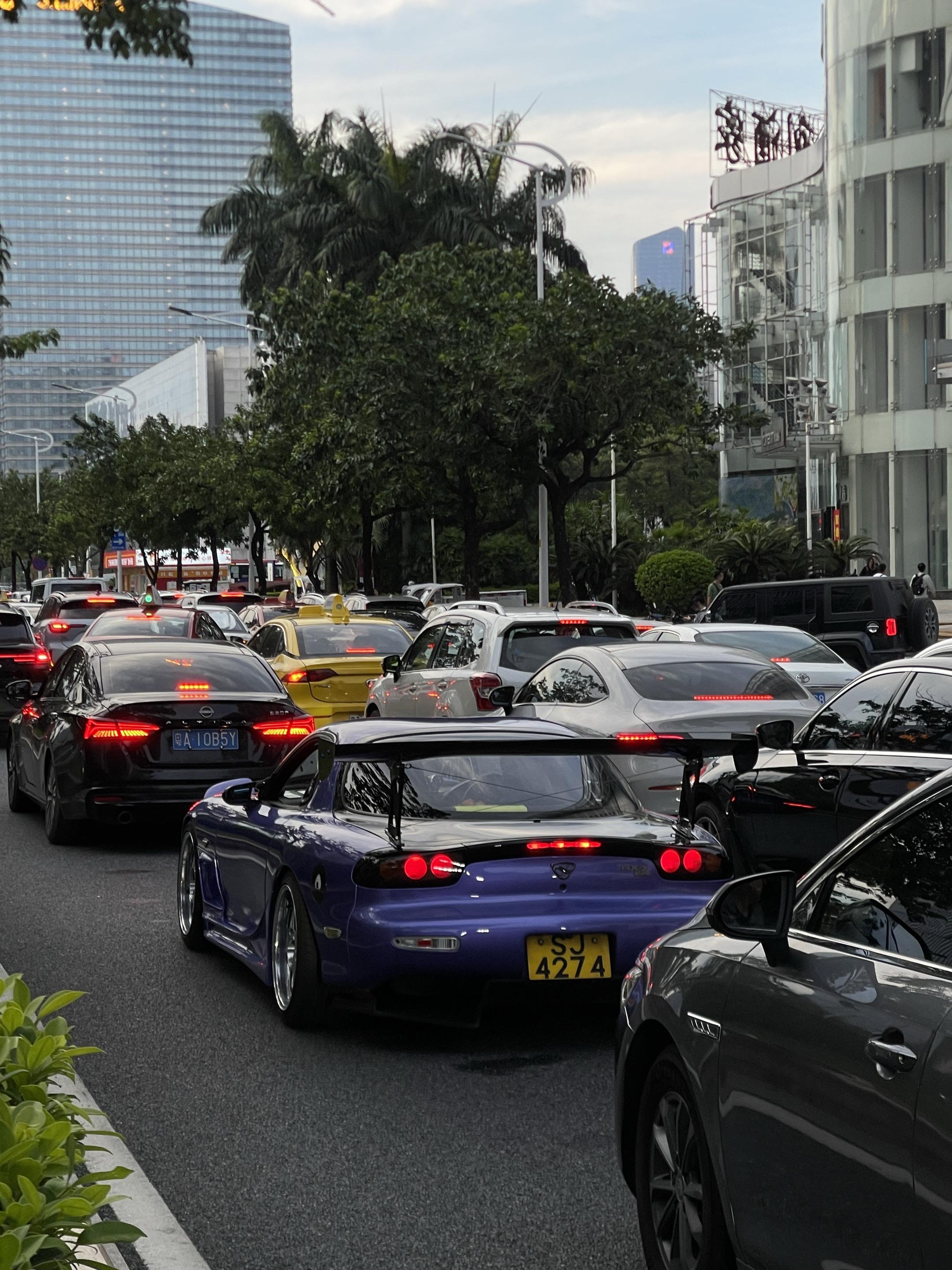 “您好请把车停好”