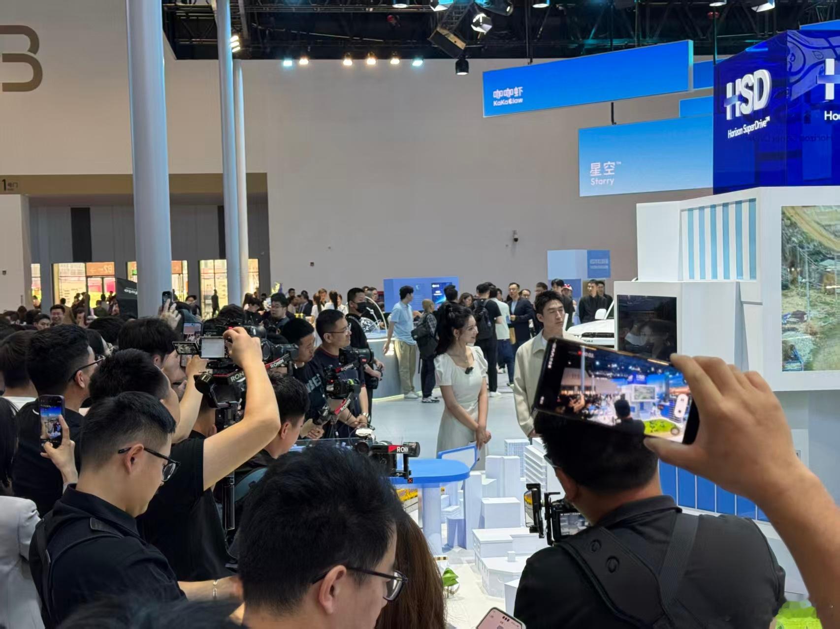 北京车展更聪明的车地平线国产智驾芯片第一 地平线邀请了短道速滑奥运冠军武大靖担任