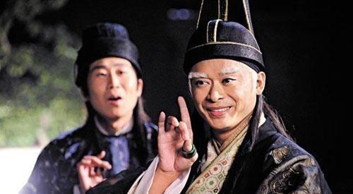 唐文宗李昂下朝之后，几个宦官气势汹汹地围了上来，领头的仇士良指着他骂道：“你是活