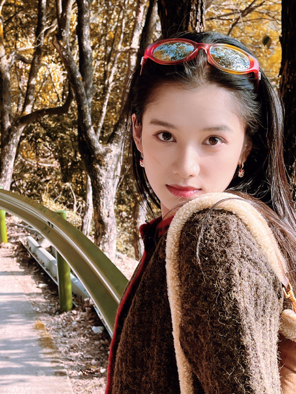 如果名字有季节，张婧仪是秋天🍁 
