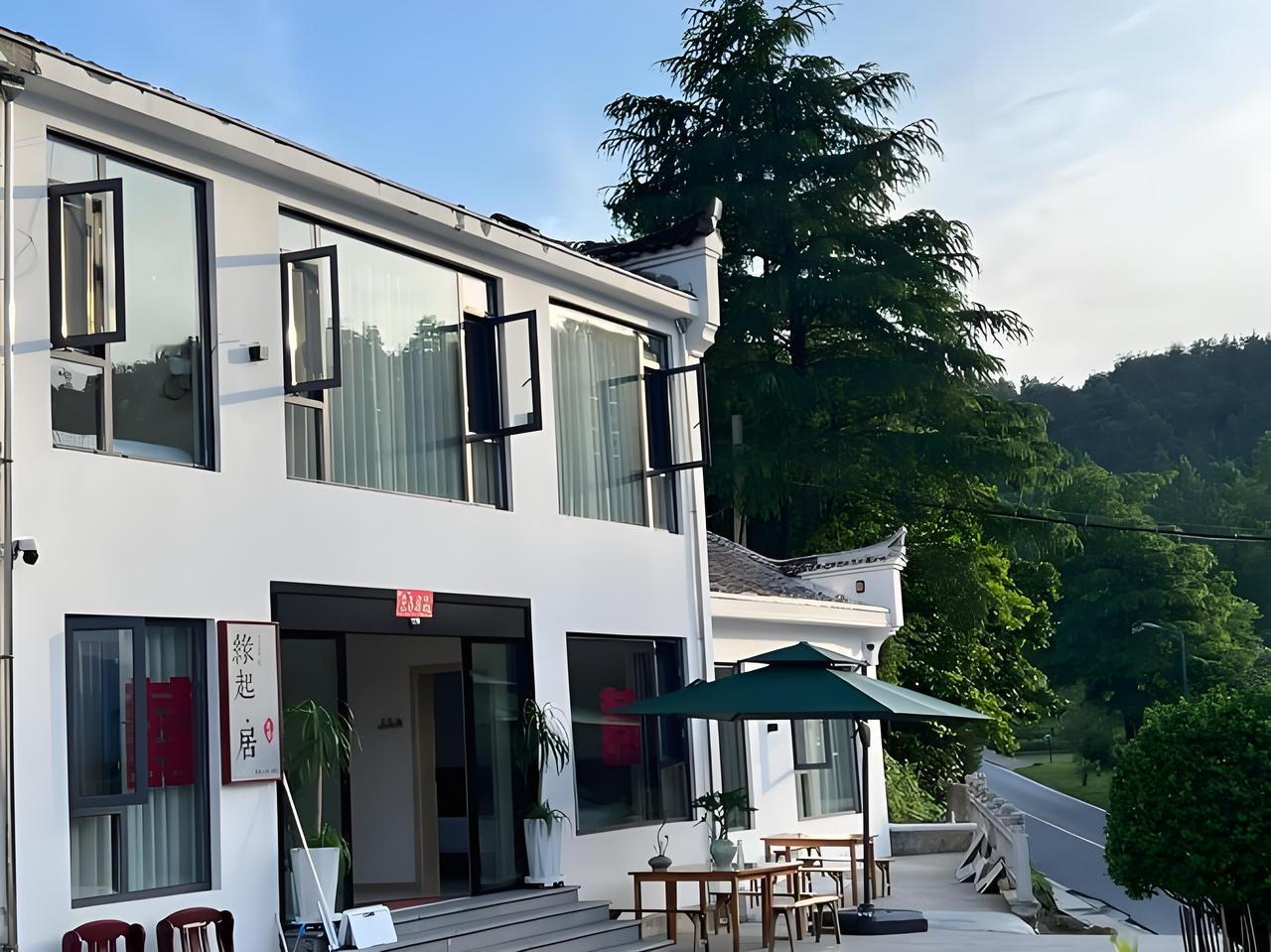 民宿行业的未来在哪里? 民宿行业未来充满机遇与挑战。从市场规模看，它持续上涨，2