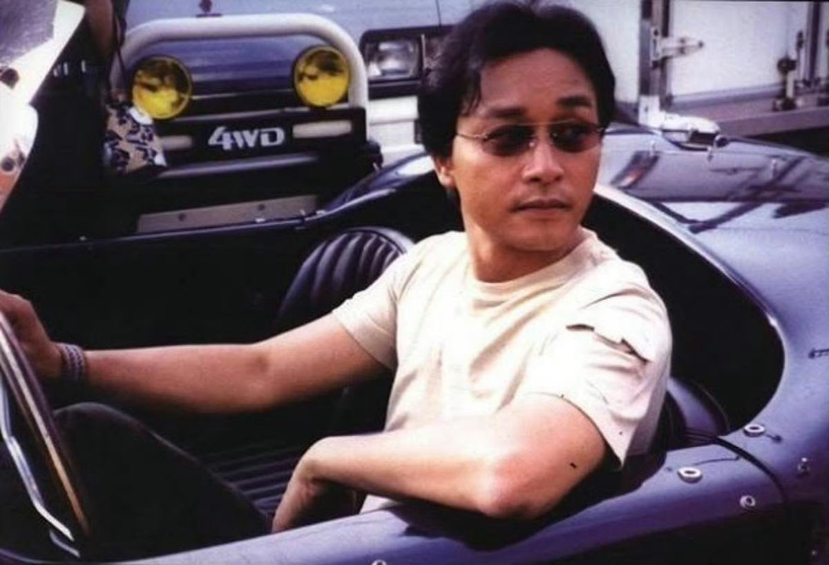 笑骂由人 洒脱地做人少年人 洒脱地做人继续行 洒脱地做人 