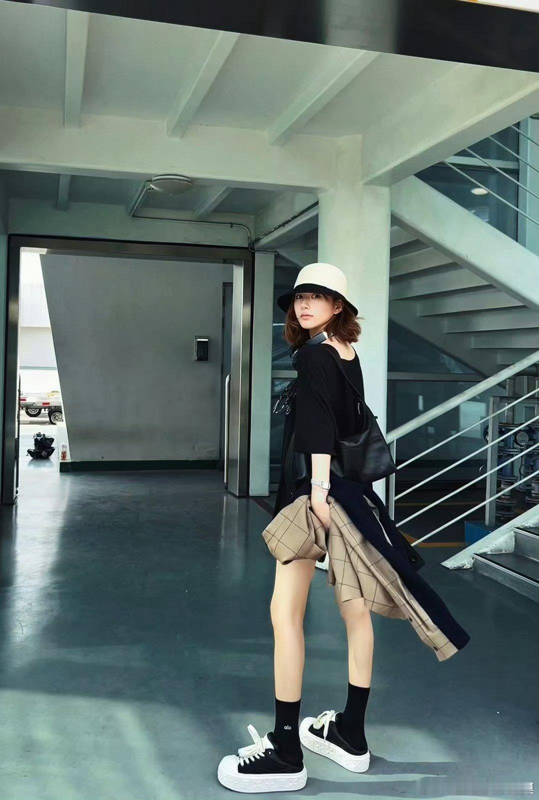 赵露思眼睛怎么了 ​​​