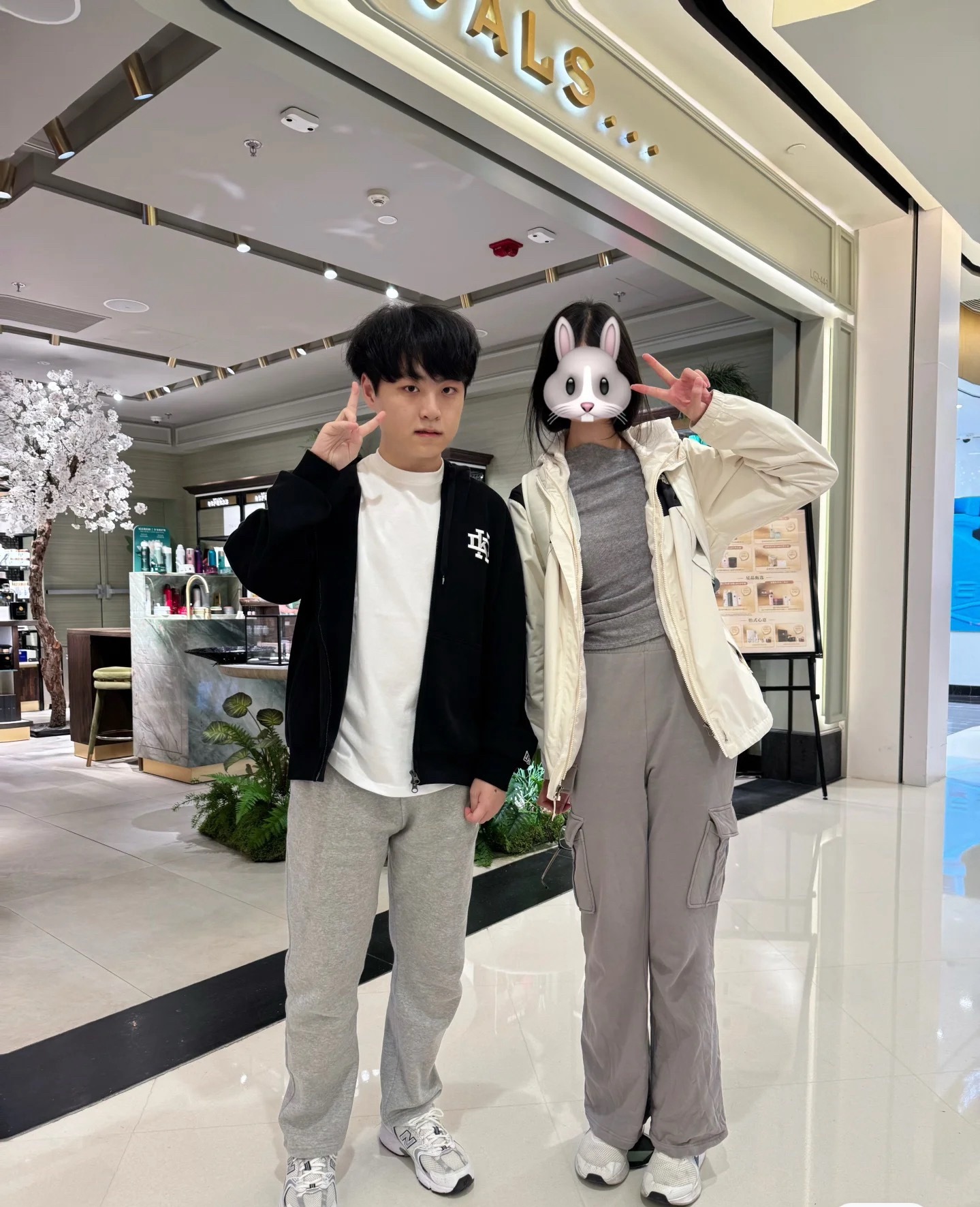 粉丝偶遇许哥[兔子]cr.19gen晋级s15四强s15第一线英雄联盟s15 ​