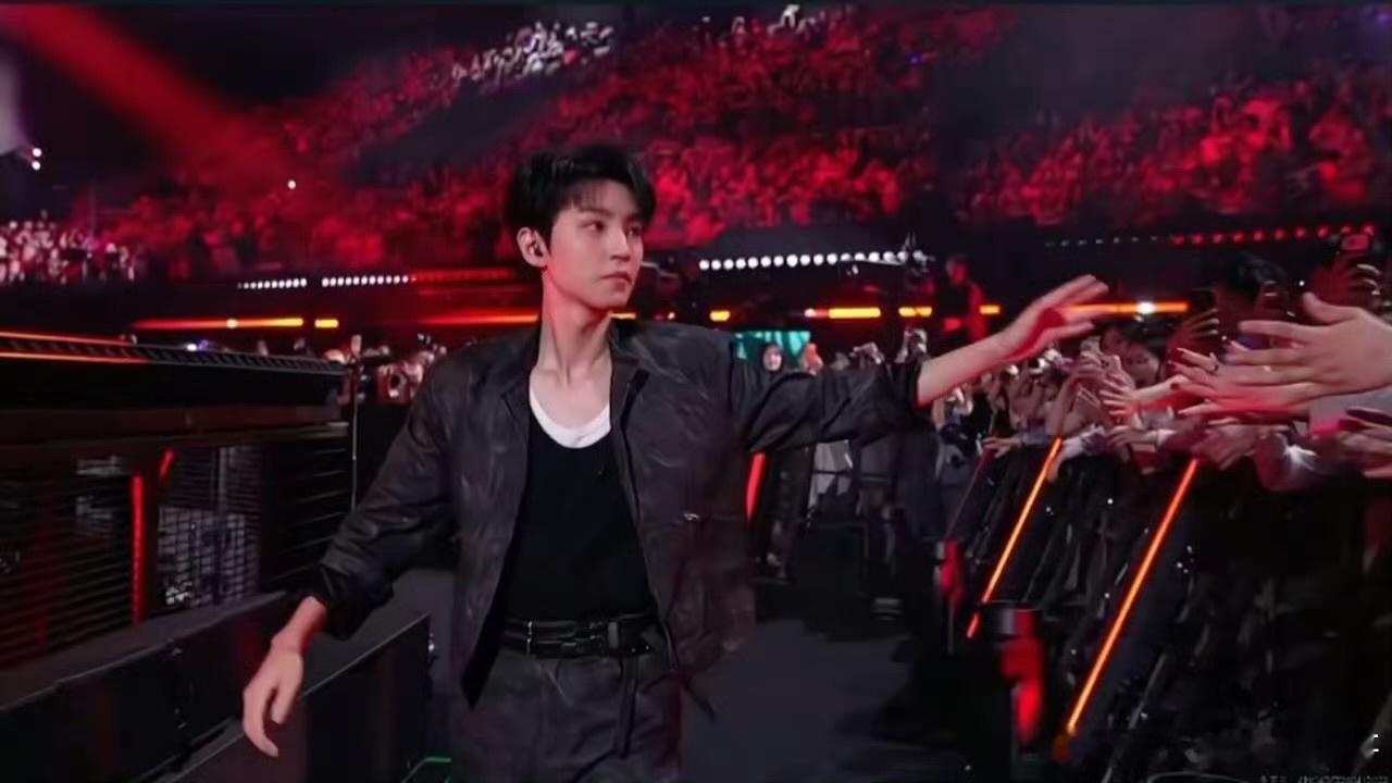 王俊凯从小王变成大魔王从初心Karry小王到霸气赛场大魔王，刀妹到捷风全程高能逆