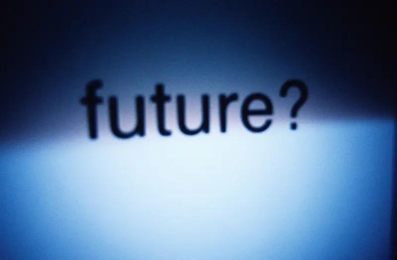 人活着，当下和未来哪个更重要？还挺难抉择的。有人觉得当下重要，毕竟当下的快乐是实