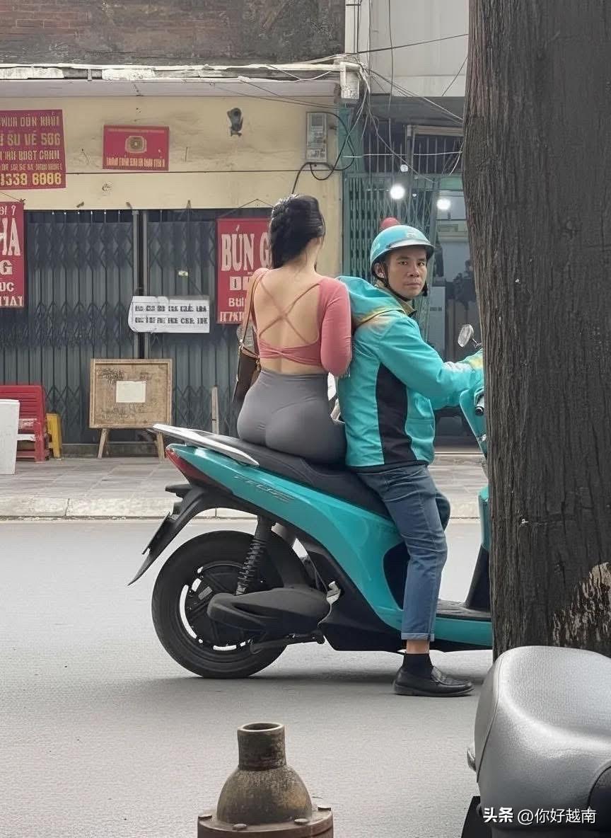越南摩的小哥今天第一单