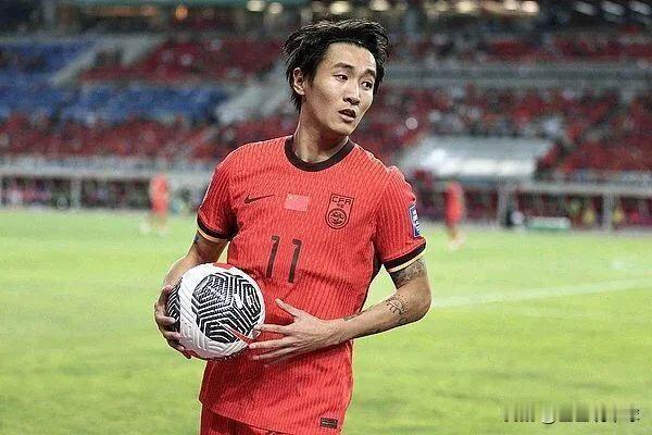 大胆预测！世预赛国足VS澳大利亚，进球大任交给谁？非以下三人莫属了：
1. 韦世