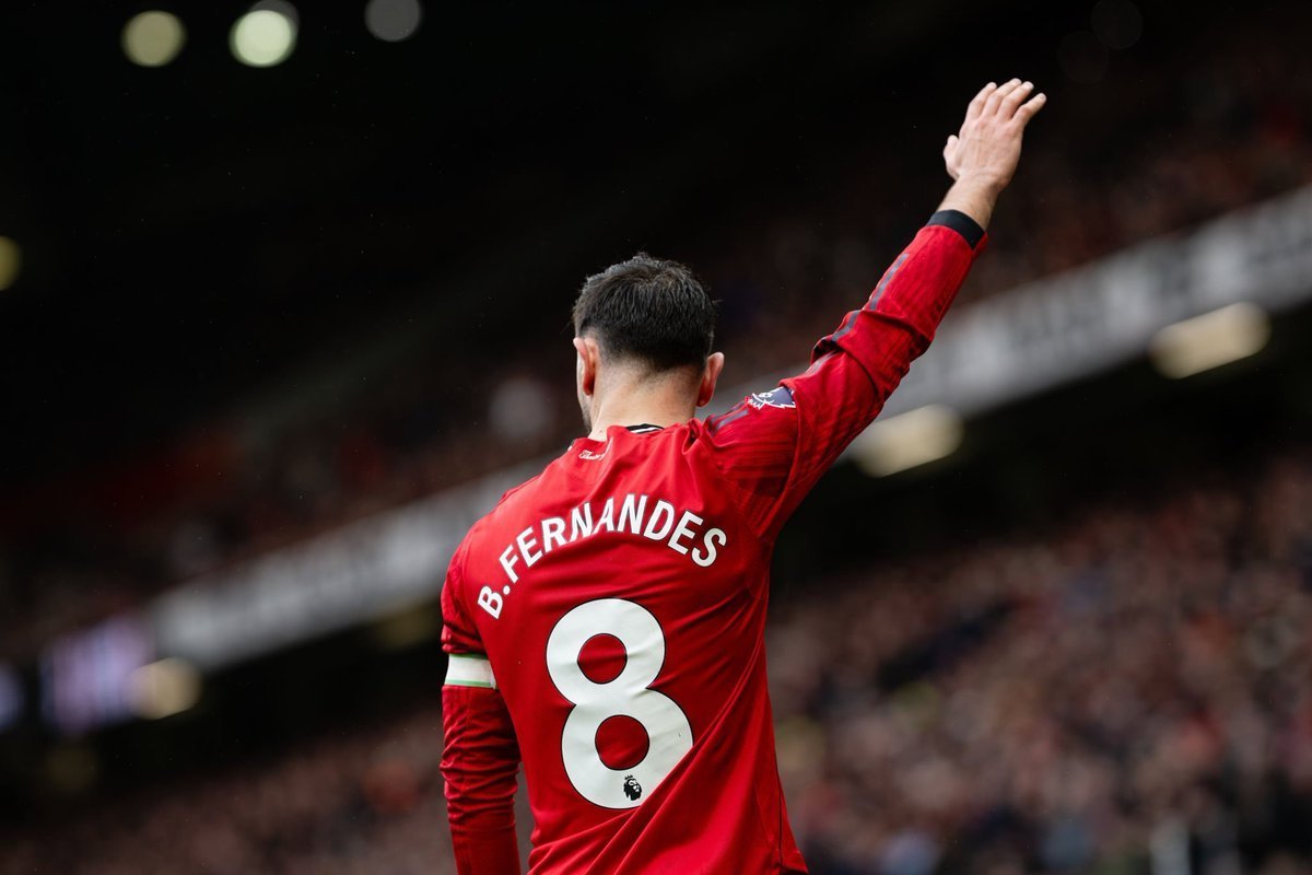 曼联vs阿斯顿维拉纪录由我改写！B费双助攻助曼联赢球，超越小贝创历史英超第30轮