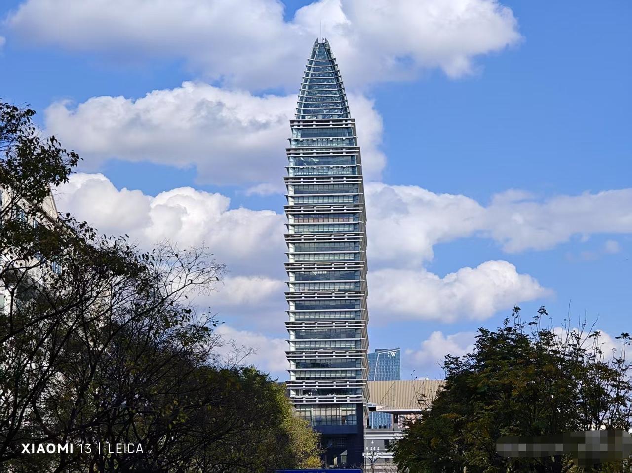 别说你看懂了《亮剑》，看懂了李云龙的亮剑精神！
李云龙在最后，是用楚云飞送他的勃