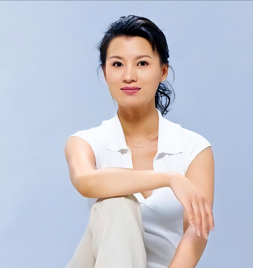 怀孕6个月被劝堕胎，她偏要生！1994年，史兰芽挺着大肚子签字离婚。医生、家人、
