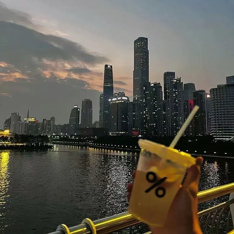 𝖎'𝖒 𝖋𝖎𝖓𝖊 生活让我难过，你也没放过我，失望就像喝了口冰水，从