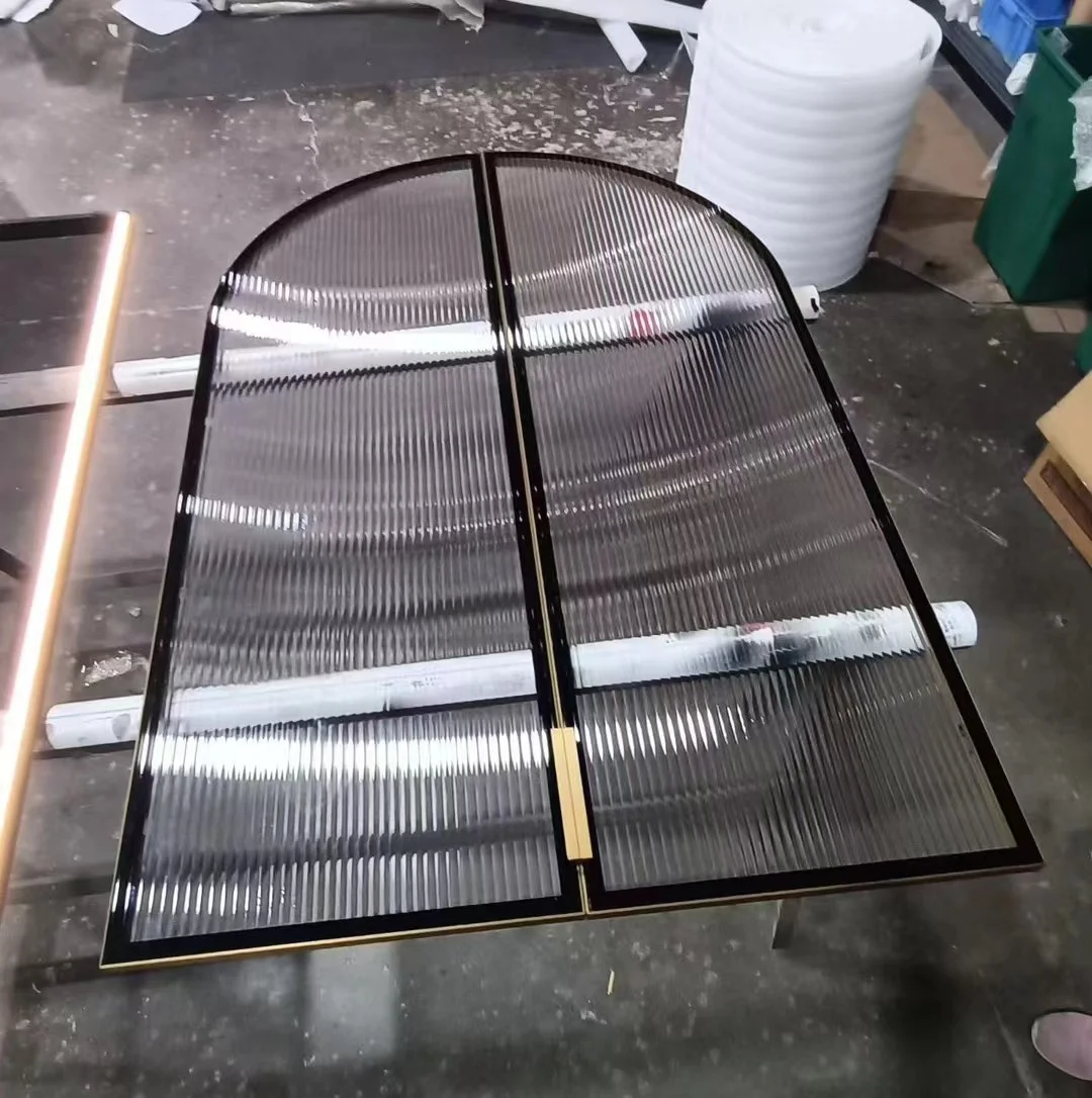 今年流行的圆弧玻璃门真是高级