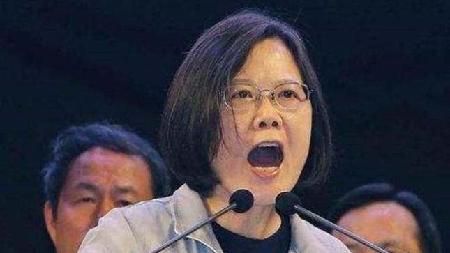 父亲大汉奸、母亲给日本人生过孩子，台湾前领导人蔡英文69岁仍孤身一人，当翻开她的