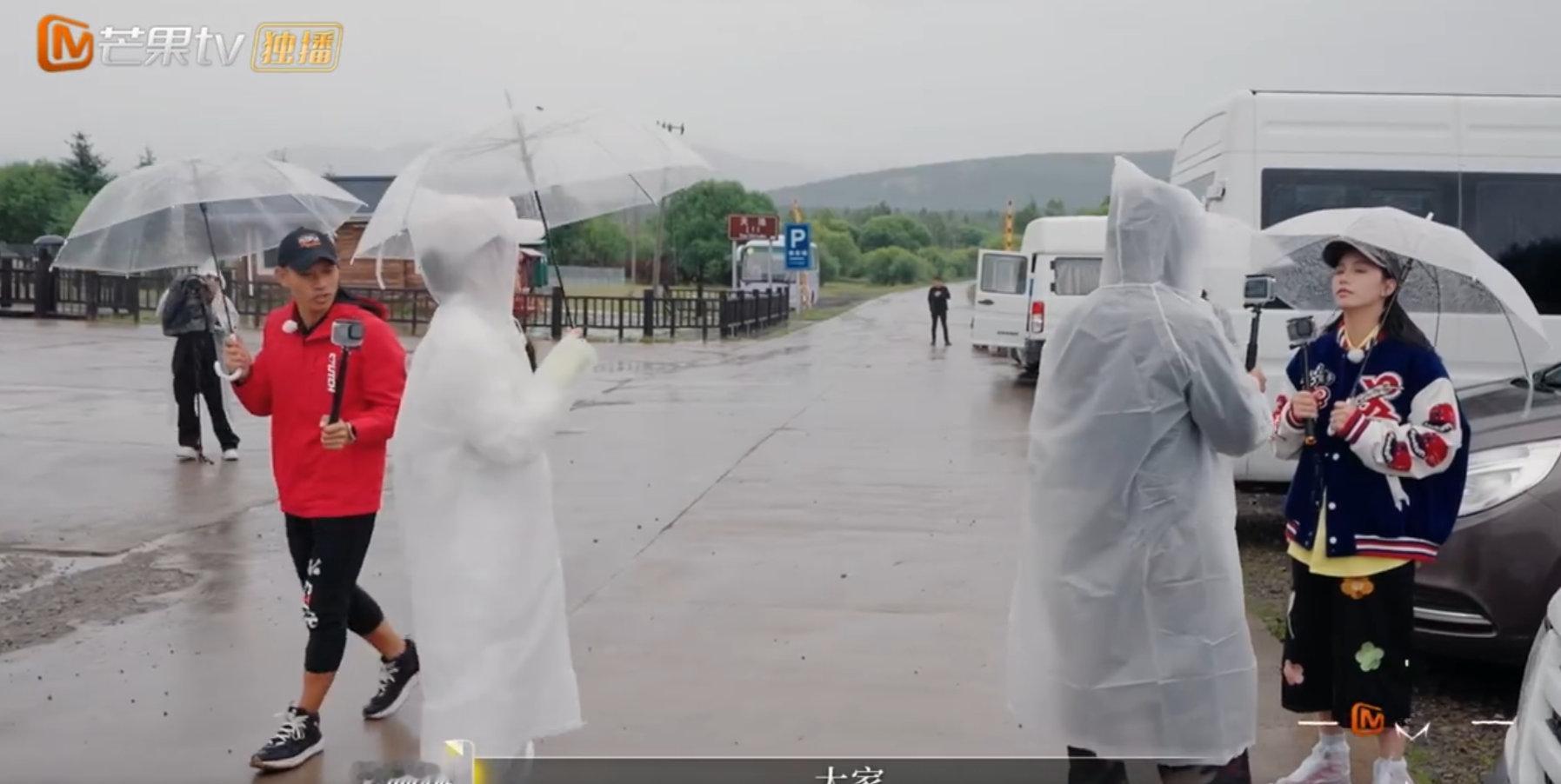 李施嬅穿雨衣爆改法证先锋 李施嬅车崇健阿尔山！车崇健一句“好像要去做实验”直接梦