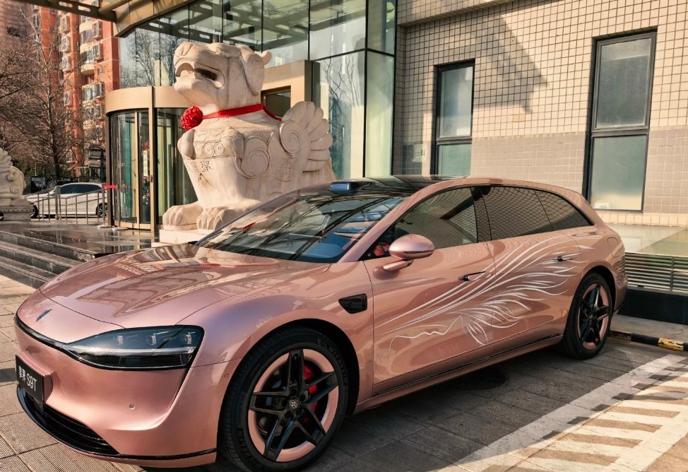 享界粉白新色正式发布女生很难拒绝吧?享界S9/S9T，这粉色外观确实好看。还出了