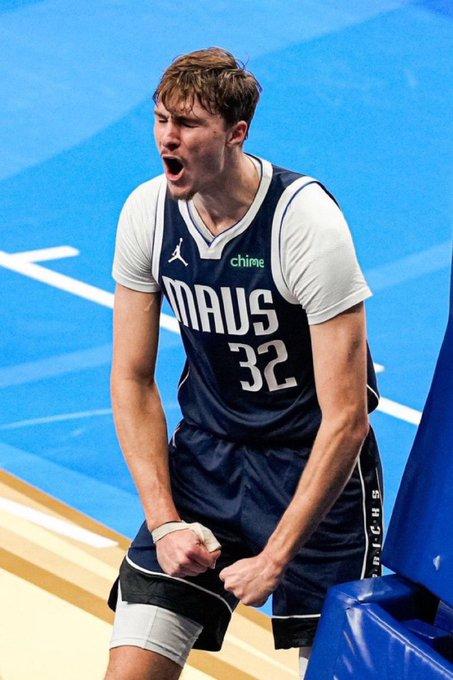 18 岁状元火力全开！弗拉格 7 战场均 25+5+3，独行侠基石已显锋芒

1