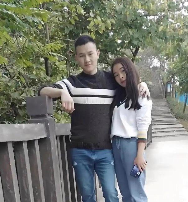 还是这两人，14年后。 