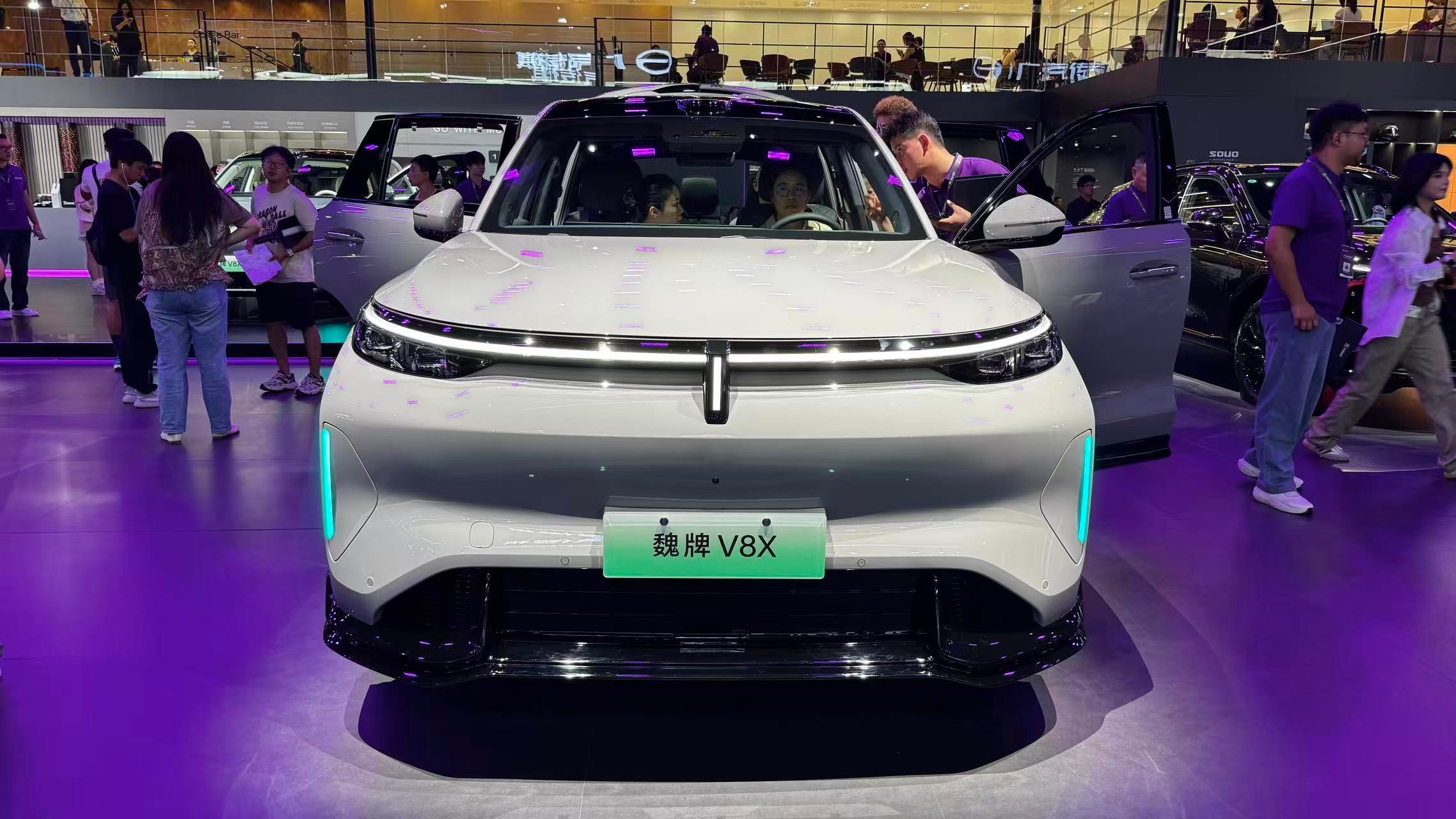 2026成都车展 魏牌V8X开启交付，权益价22.68万起。保罗车闻 大V聊车