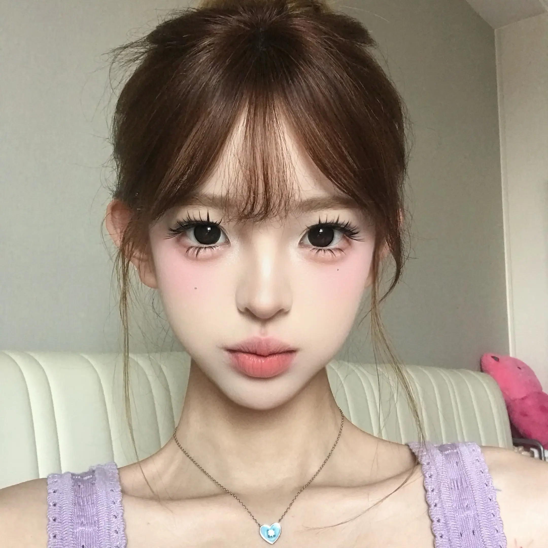 怎么一自拍就呆呆的