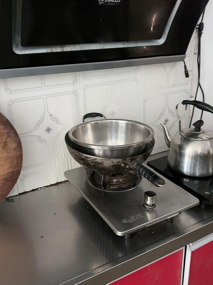 办公室随便写写[捂脸][捂脸][捂脸]

人到中年才明白，这两样东西没必要买贵的