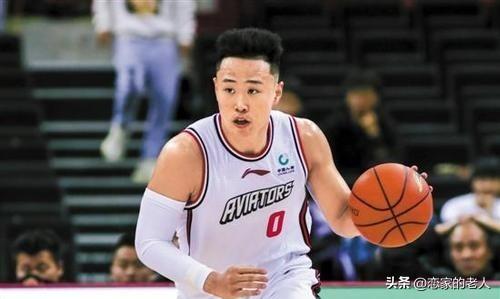 俱乐部表现勇猛，国家队表现平平三名球员是
一贺希宁
可以说深圳队去年（25-26