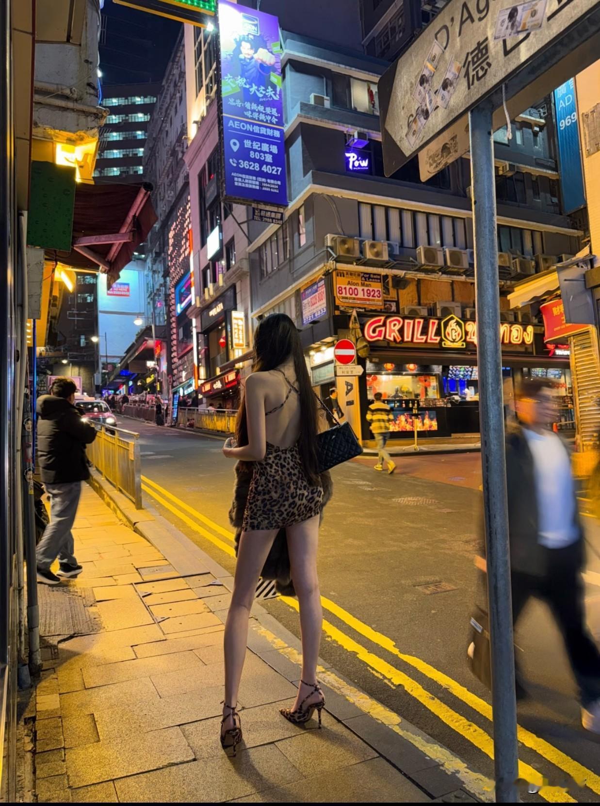 香港人潜意识里的日常的行为习惯都有哪些？
这一点就很有意思啊，我们大陆是不需要的