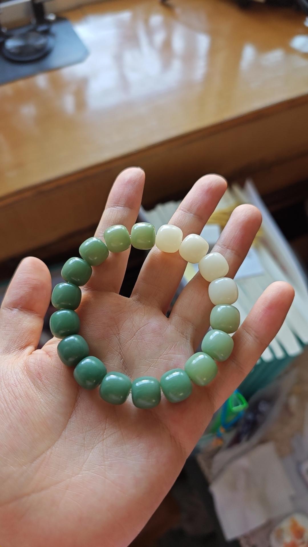 他们说珠子要是带对✓要么发财要么治好自己
这个是玄学
大家觉得呢？珠子手串 珠子