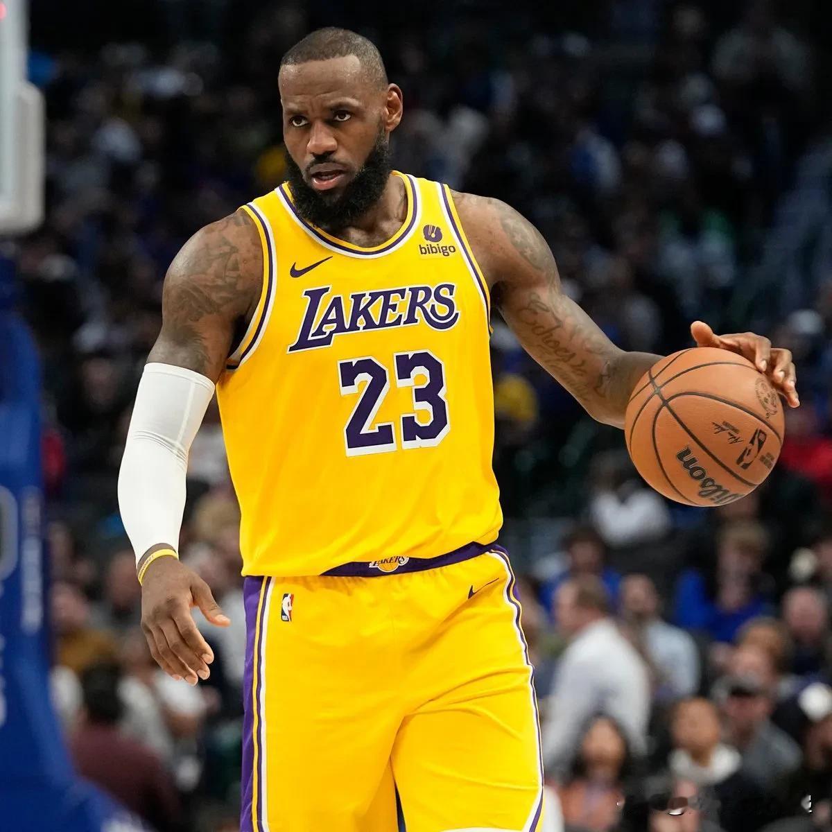 数百名球员的篮下命中率达到 72%。数百名球员的三分命中率达到 40%。

20