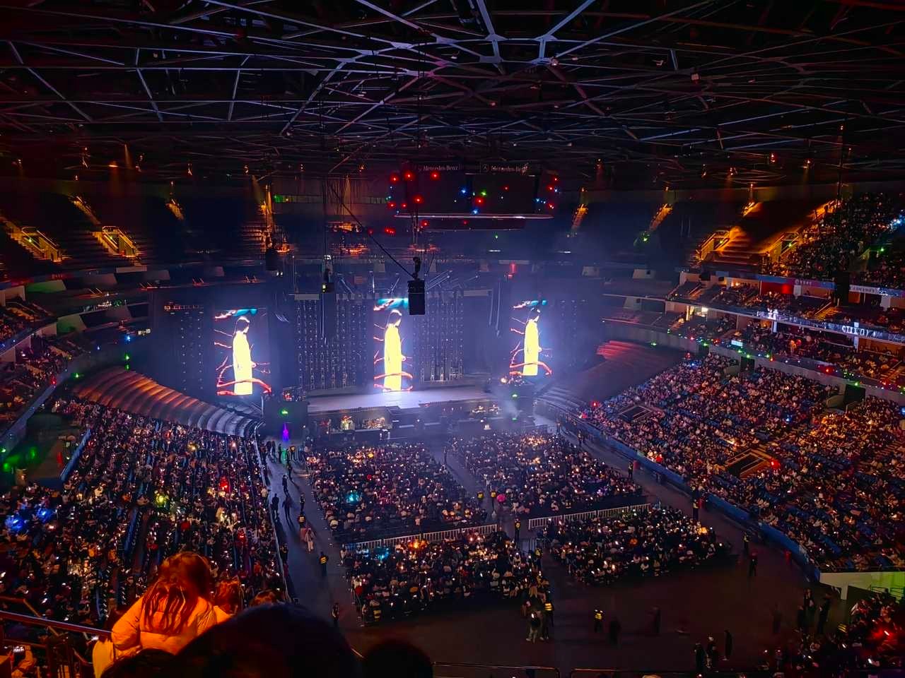 抽4个人去看演唱会！酒店+机票+演唱会门票全包！不要的可折现6000元！想干嘛干