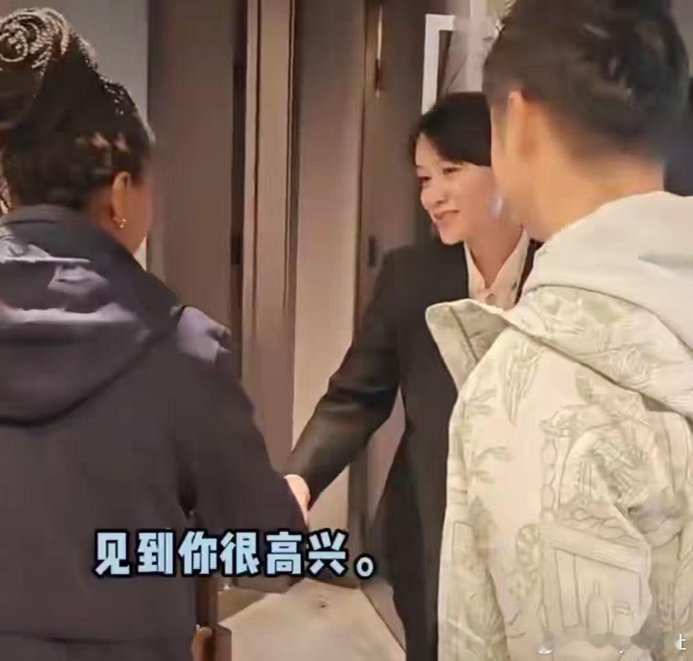 #森蝶受邀看中网比赛##田亮一家四口受邀看中网比赛#16岁的森蝶身高蹿了不少，已