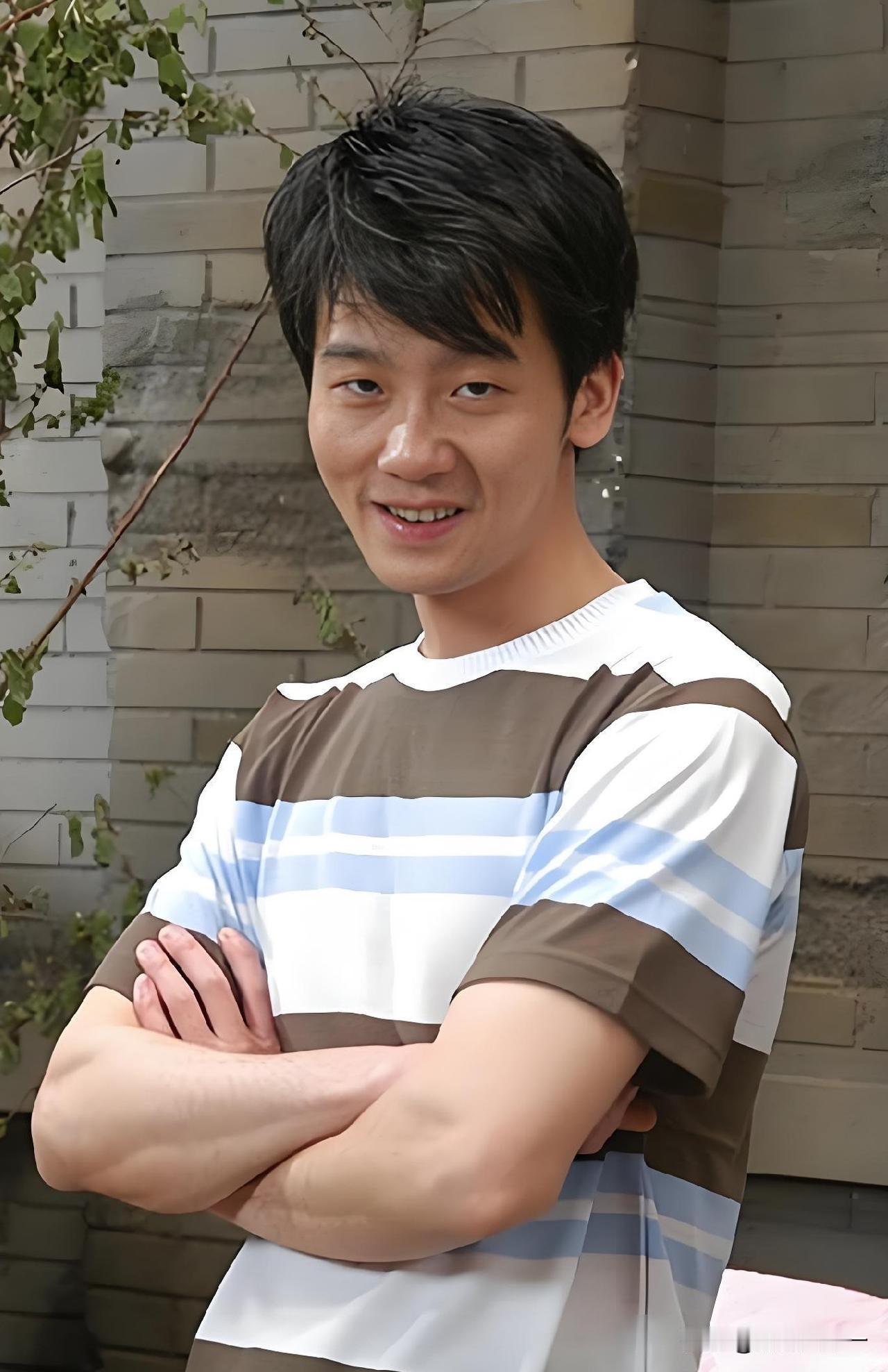 就演许万全这演员，

明明演过那么多戏和角色，

可每次看他第一反应还是“这不是