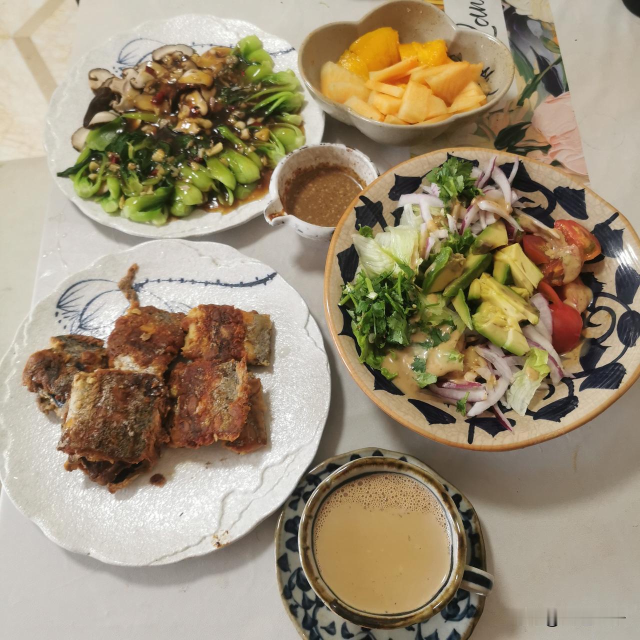 今天早餐！

今天7月13日星期一，早点起来，做完饭出发，上班去！

海鲜，我家