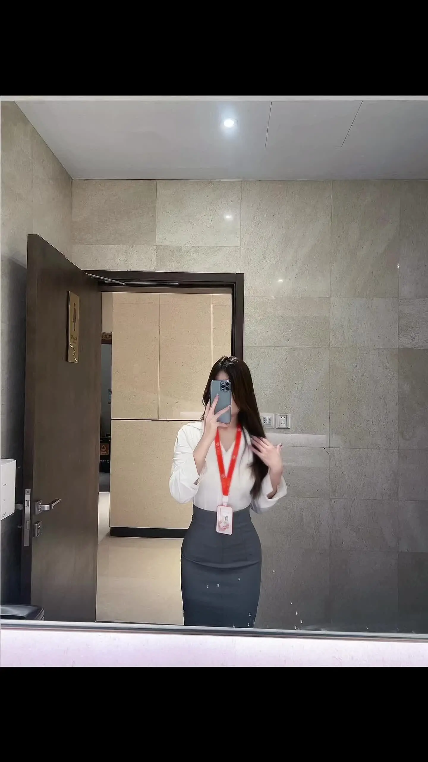 金秘书穿搭金秘书为何那样