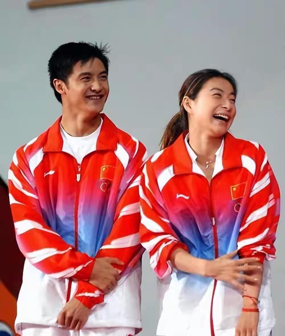 当年田亮和郭晶晶的“亮晶晶”组合火遍全国，雅典奥运后田亮因频繁参加商业活动缺席训