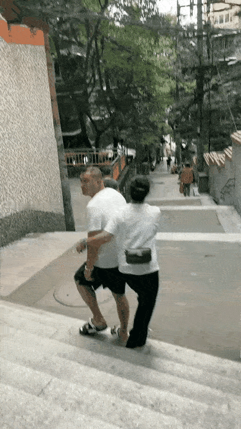 这个事故怪不得别人吧，只怪自己技术还不够精湛